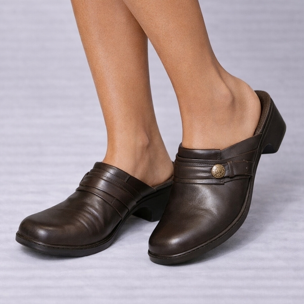 3/$30 CROFT & BARROW Dark Brown Pleather Mule Button Loafers Size 9